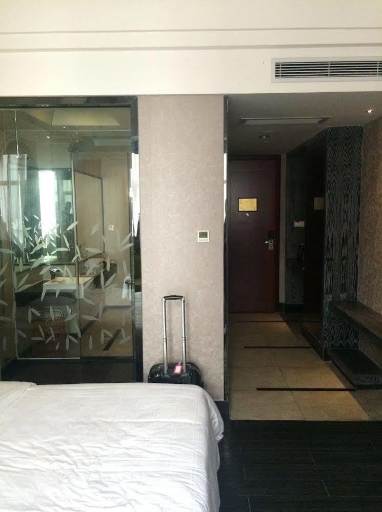 Jun Hao Hotel Dongguan  Exterior foto