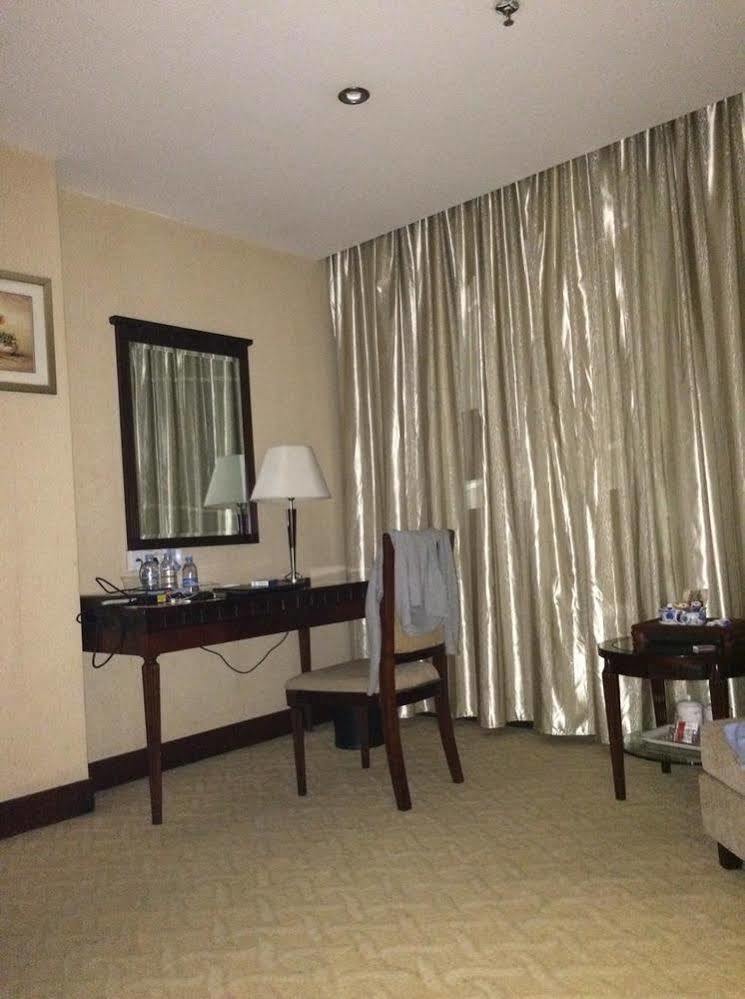 Jun Hao Hotel Dongguan  Exterior foto