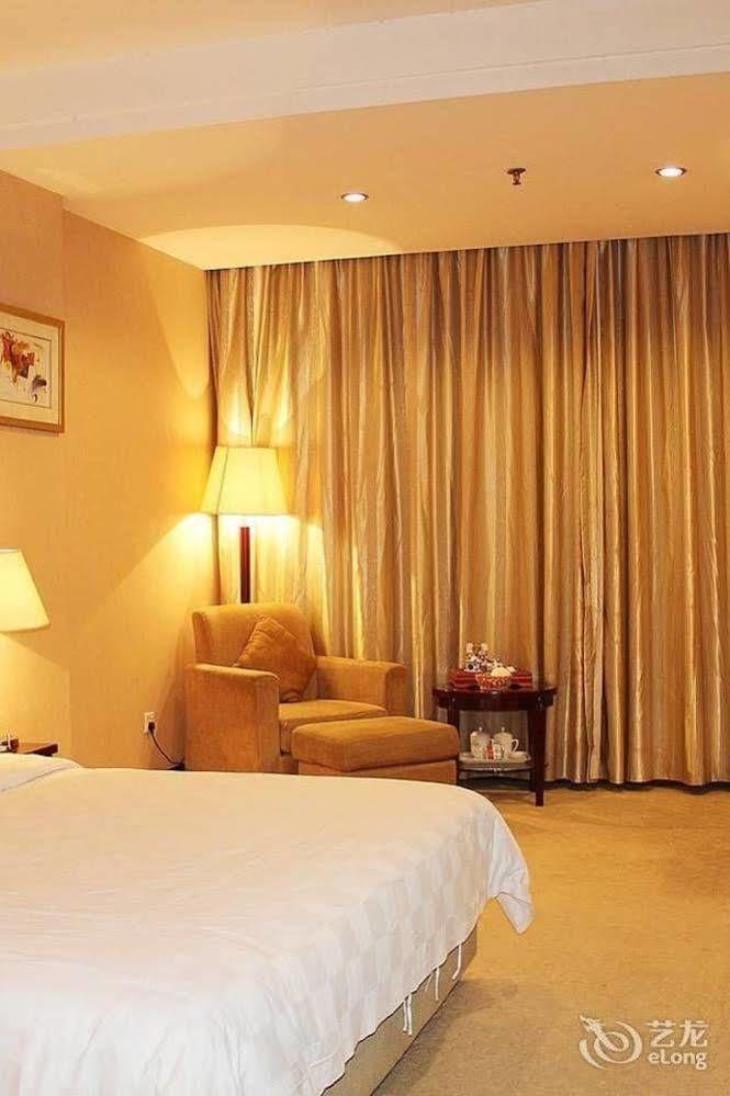 Jun Hao Hotel Dongguan  Exterior foto